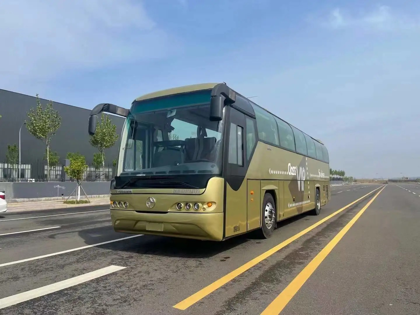 Used Beifang BFC6120 Commercial Bus 39 Seats