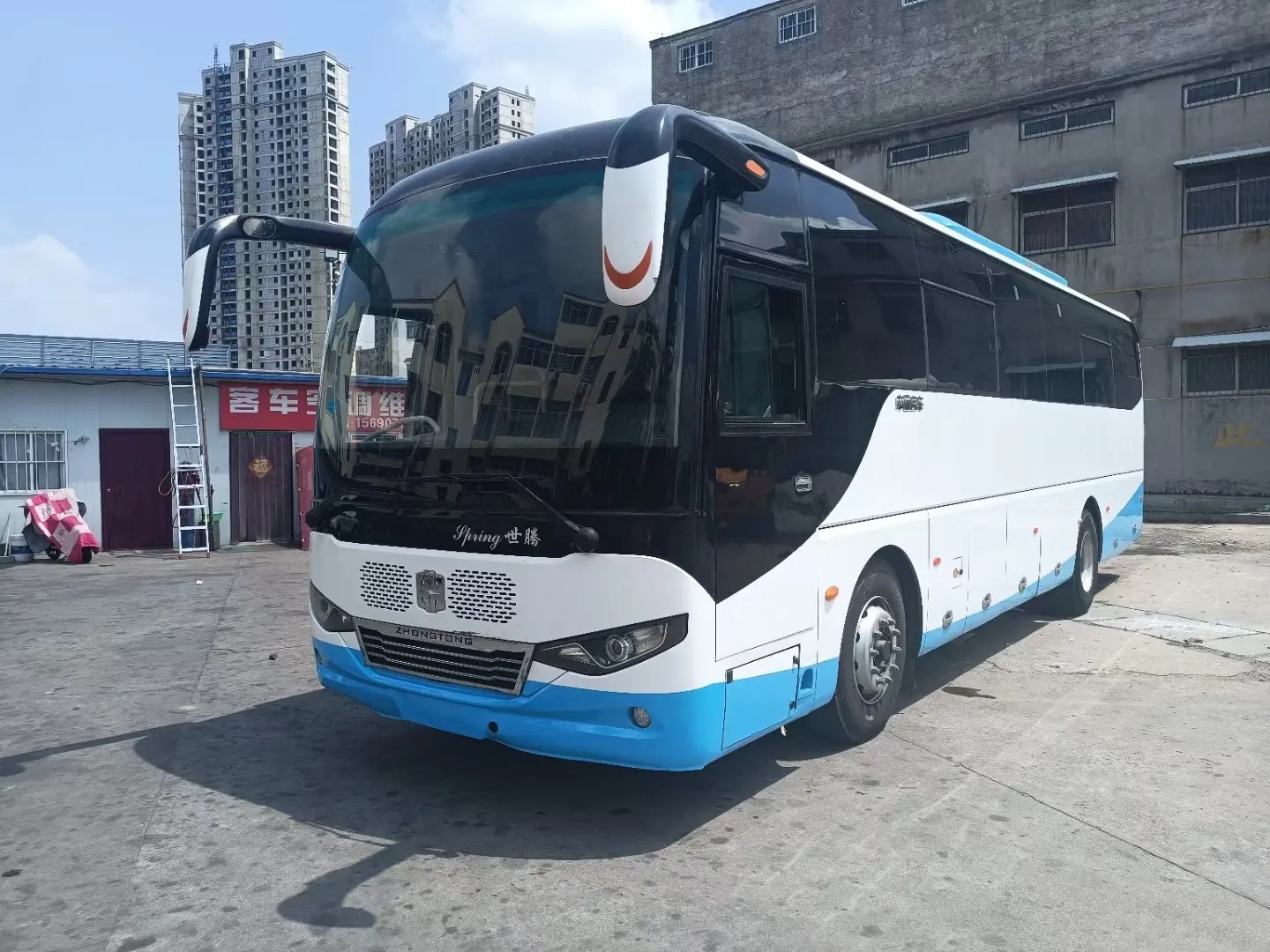Used Zhongtong LCK6108D School Bus 45 Seats 220hp Front Engine