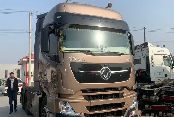 Used Dongfeng Tractor Head 600hp High Horsepower Special Vehicle