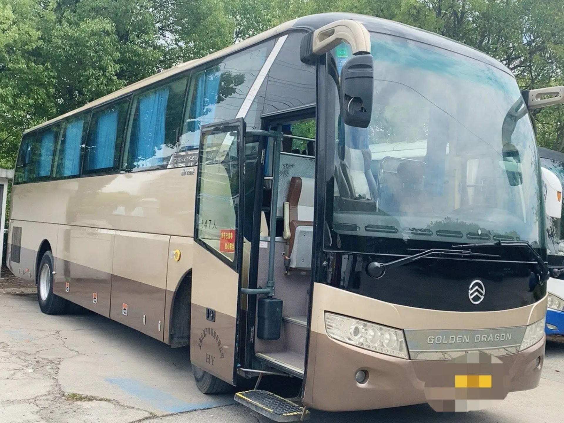 Used Golden Dragon XML6113 Passenger Bus 47 Seats