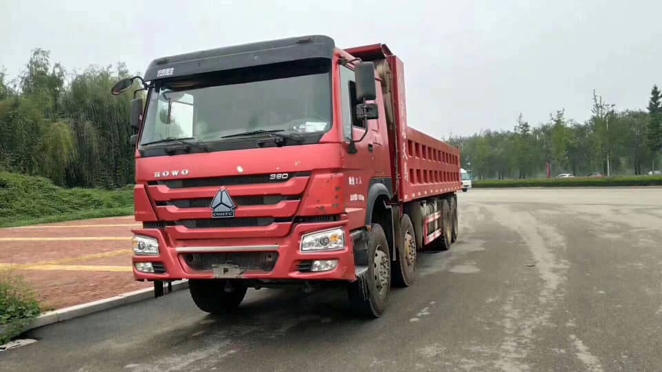 Used HOWO 8X4 Heavy Duty Dump Truck